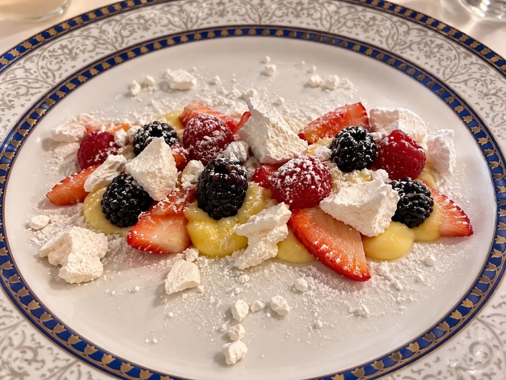 Where to eat the best elegant mixed-berry dessert in Aviano