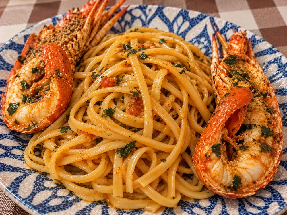 Where to eat the best seafood linguine with lobster in Marsala: Osteria Pino.