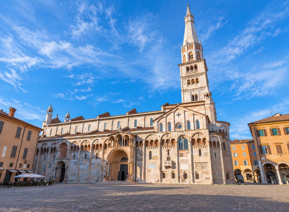 Modena Ghirlandina Tower travel guide