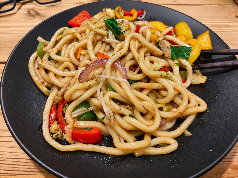 Where to eat the best stir-fried udon with colorful vegetables in Canterbury