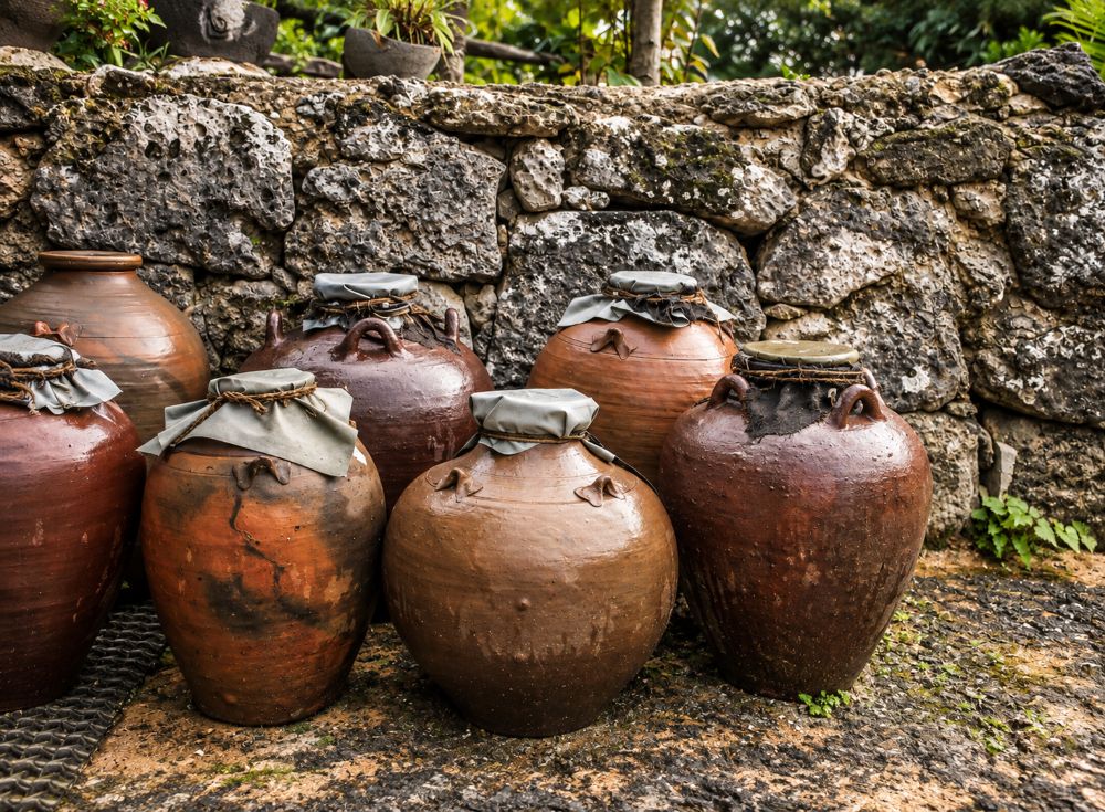 giare di terracotta pr affinamento dell'awamori